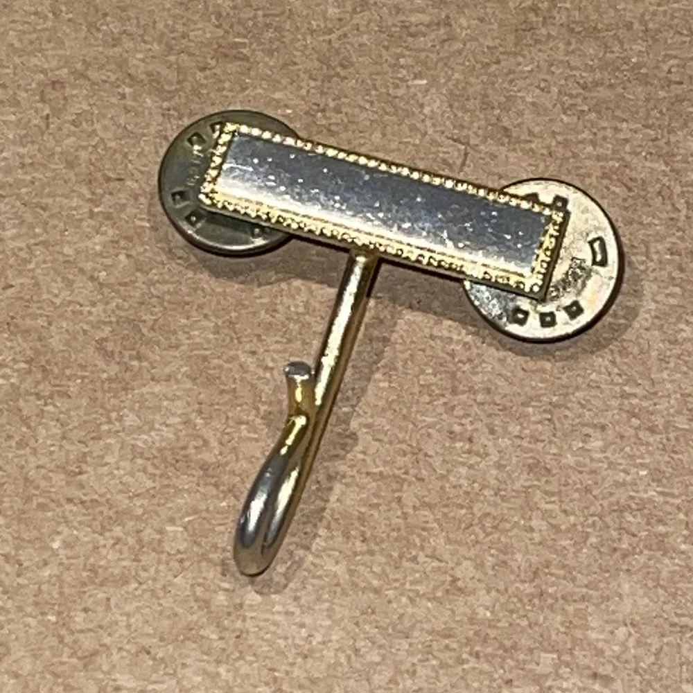 Vtg Military Men's Rectangle Lapel Pin with‎ Hook and Box (circa 1960s-1970s)